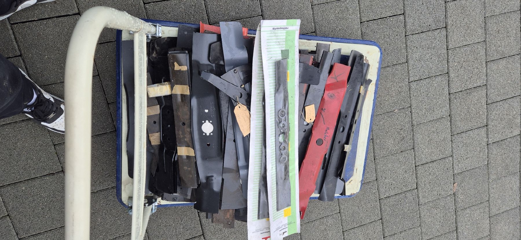 Tagliaerba: Rasenmäher Messer – Nuovo (secondo la descrizione) da Grenchen venduto da Hz. 6