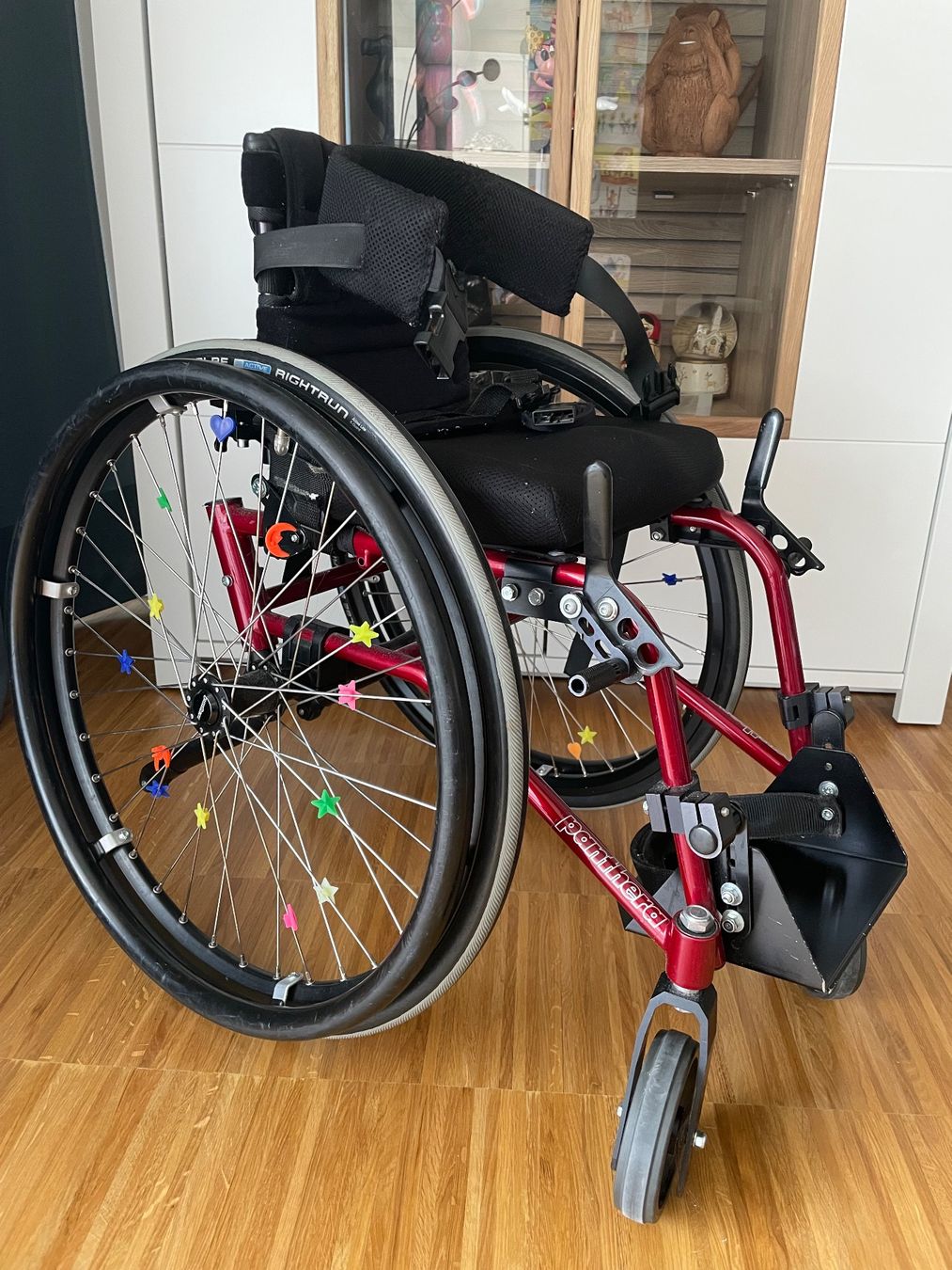 Chaises roulantes: Kinder Rollstuhl – D'occasion à Adliswil par ban_67zt 3