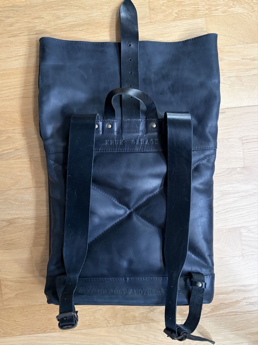Sacs à dos: Leather roll-top backpack - handcrafted made in Ukraine  – Neuf (Voir description) à Bözberg par Vally_Free 1