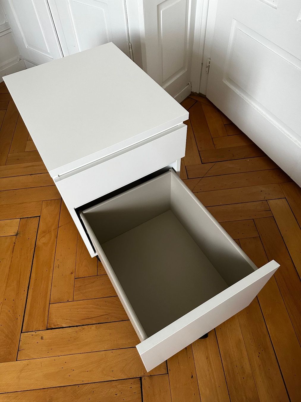 Ikea Kommoden: IKEA Malm Kommode mit 2 Schubladen und Rollen – Gebraucht aus Zürich von and_89pv 5