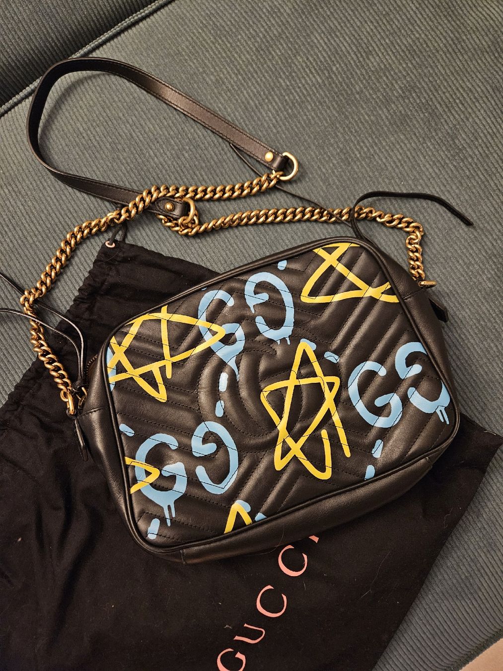 Borse da donna: GUCCI bag GG marmont - ghost graffiti collection – Usato da Locarno venduto da Fabrizia95 3