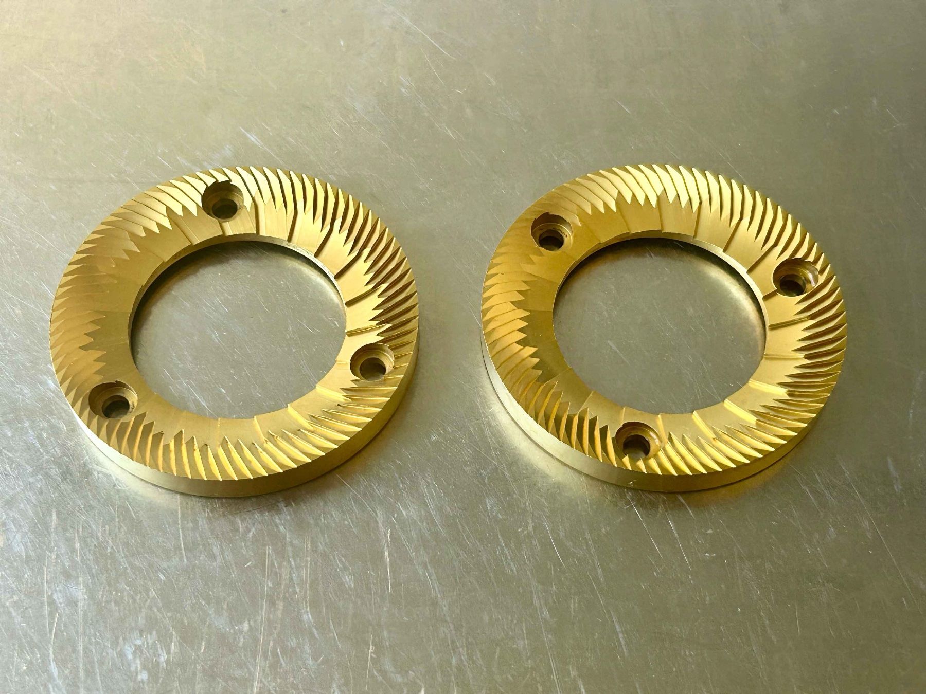 Elettrodomestici da cucina: Ceado E37T Espressomühle mit 83mm Titan-Mahlscheiben – Usato da Zürich venduto da  5