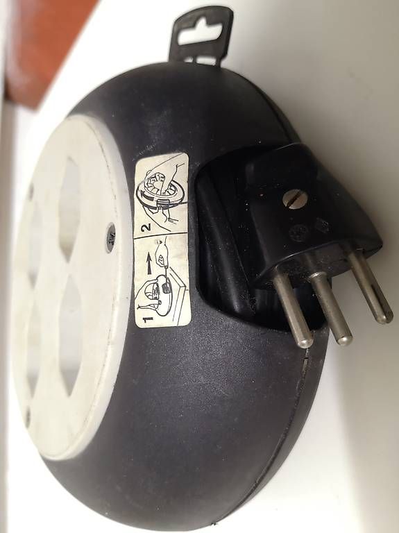 Spine: Strom Kabel Box – Usato da Basel venduto da del_rjb8 1