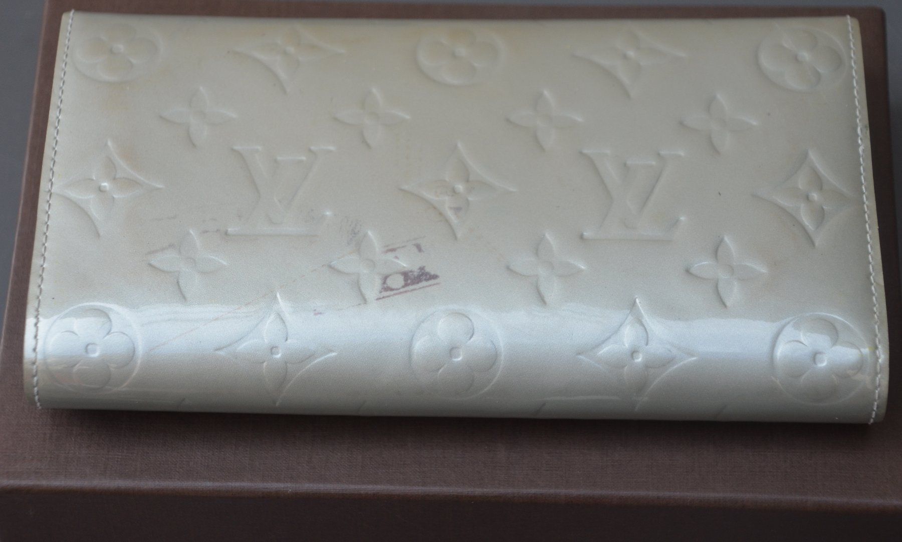 Louis Vuitton Portamonete: Portefeuille Louis Vuitton Sarah Wallet – Usato da Collonges venduto da Auganien 6