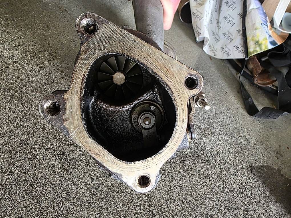 Tutti pezzi di ricambio auto: Audi RS6 Turbolader K06 – Usato da Zug venduto da Edvard10 1