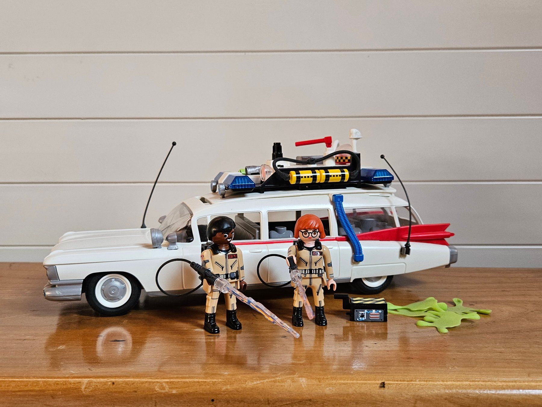 Playmobil Spielzeuge: Playmobil 9220 Ghostbusters Ecto-1 – Gebraucht aus Gontenschwil von regentag