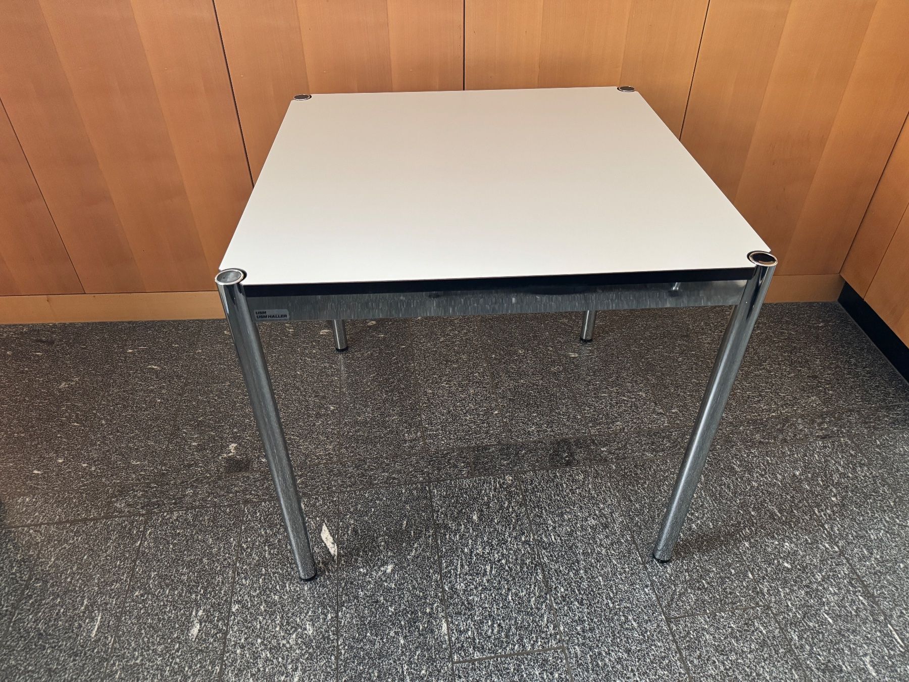 USM Tische: USM Tisch Weiss 75x75 cm – Gebraucht aus Zürich von turicum2008
