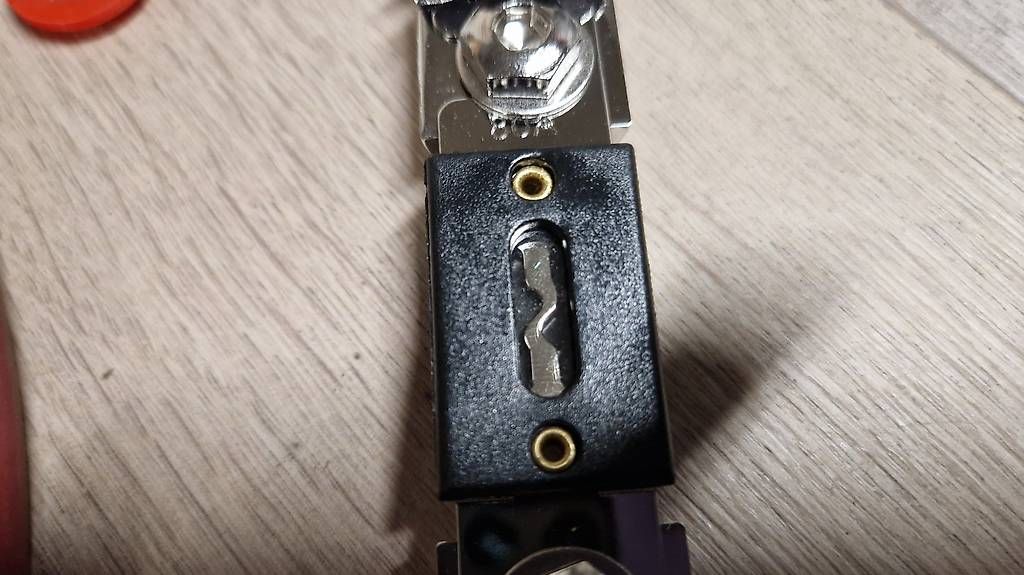 Componenti elettronici: Audio Stromversorgungskabel 3m mit Sicherung 80A + Halter – Usato da Heimenschwand venduto da s20 1