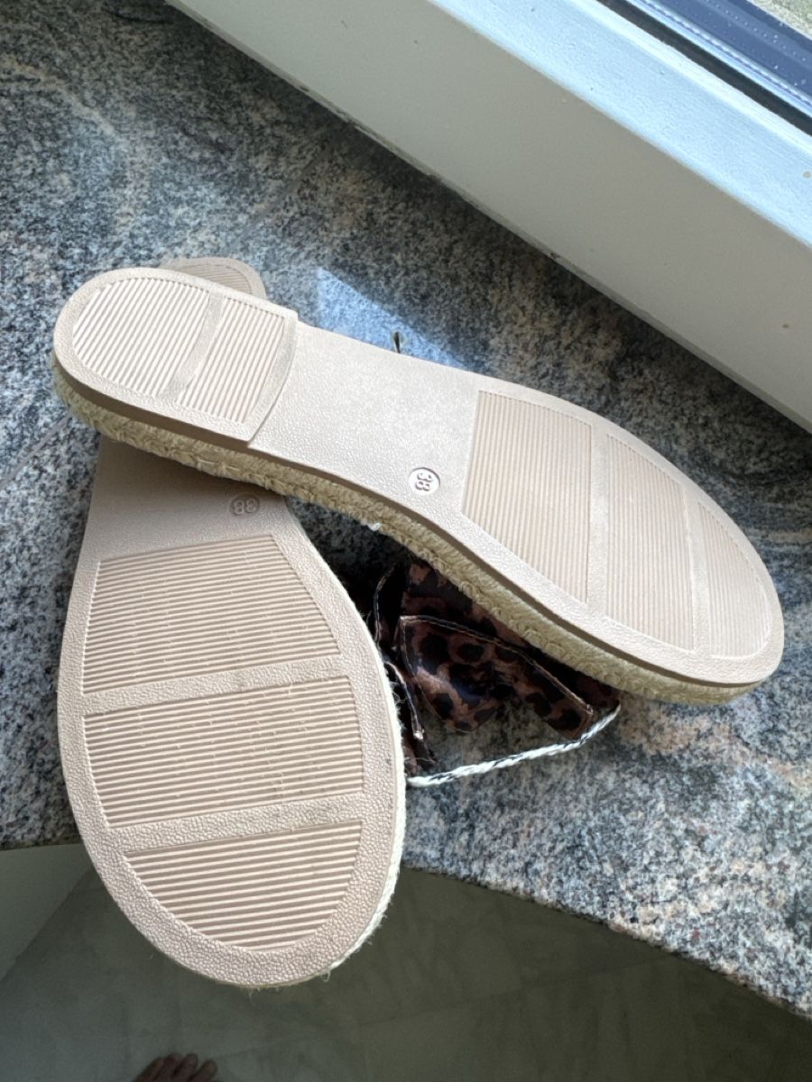 Damenschuhe: Pantoletten mit wildkatzenmuster 38 – Neu (gemäss Beschreibung) aus Zürich von funkelnderstern 2
