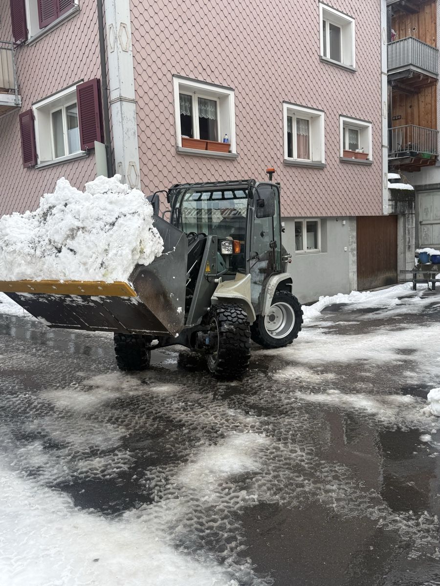 Kramer Chargeur de ferme: Kramer Hoflader Radlader Pneulader  – D'occasion à Ebnat-Kappel par Suizo1291