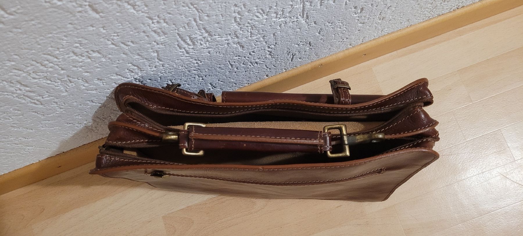 Valigie & Borse: Elegante Ledertasche braun – Usato da Schwyz venduto da Vesparider01 4