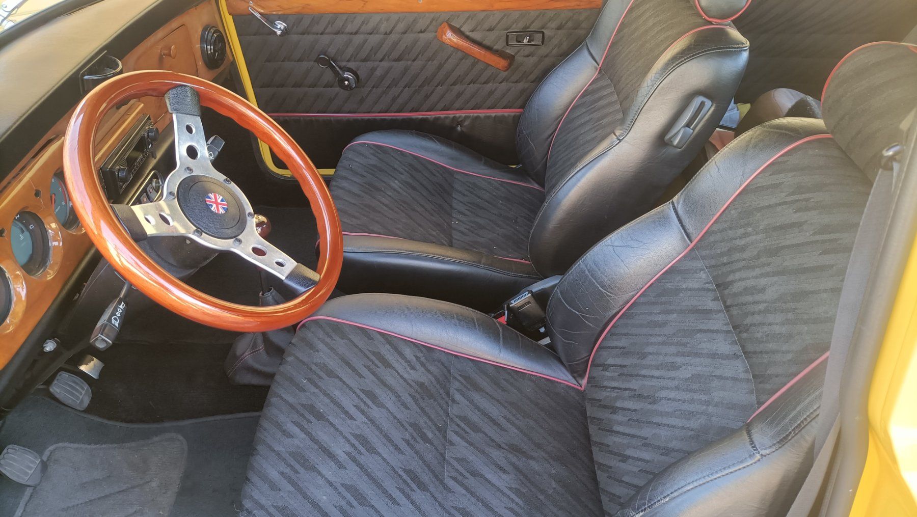Mini Autos: ROVER MINI Cooper 1.3i – D'occasion à Pampigny par Calypso06 7