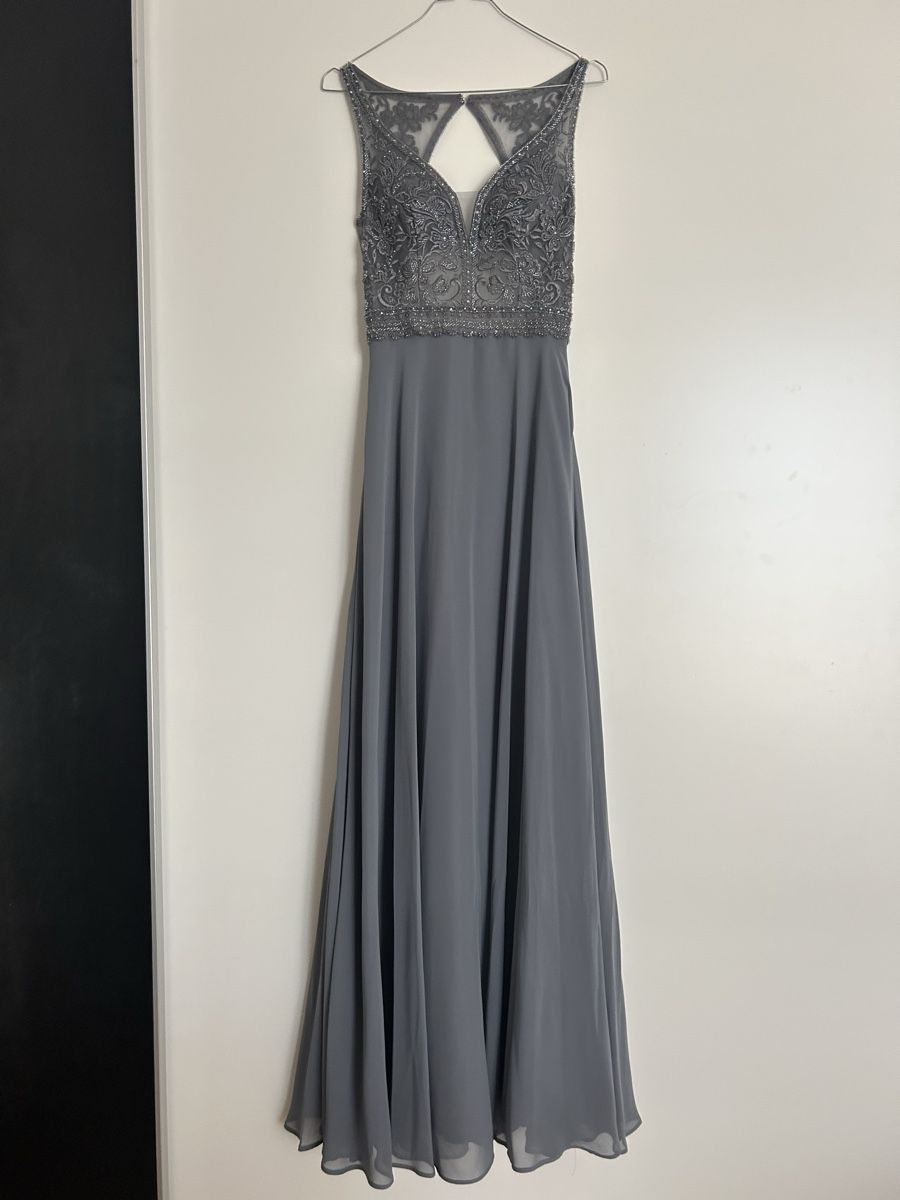 Robes: festliches Kleid mit Rückenausschnitt – Neuf avec emballage d'origine à Stetten SH par egl_z6jq 3