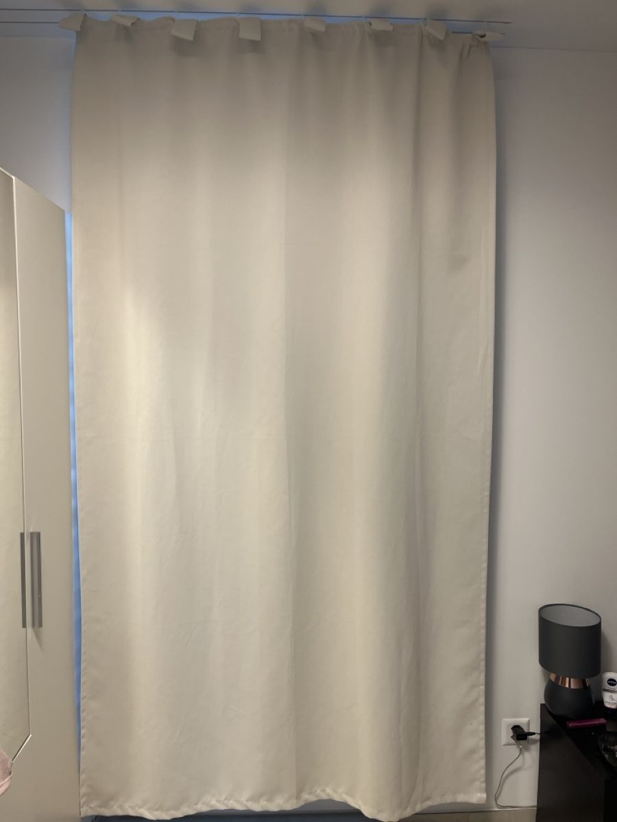 Rideaux: Verdunklungs-Vorhang 130x240 – D'occasion à Schaffhausen par sil_886p