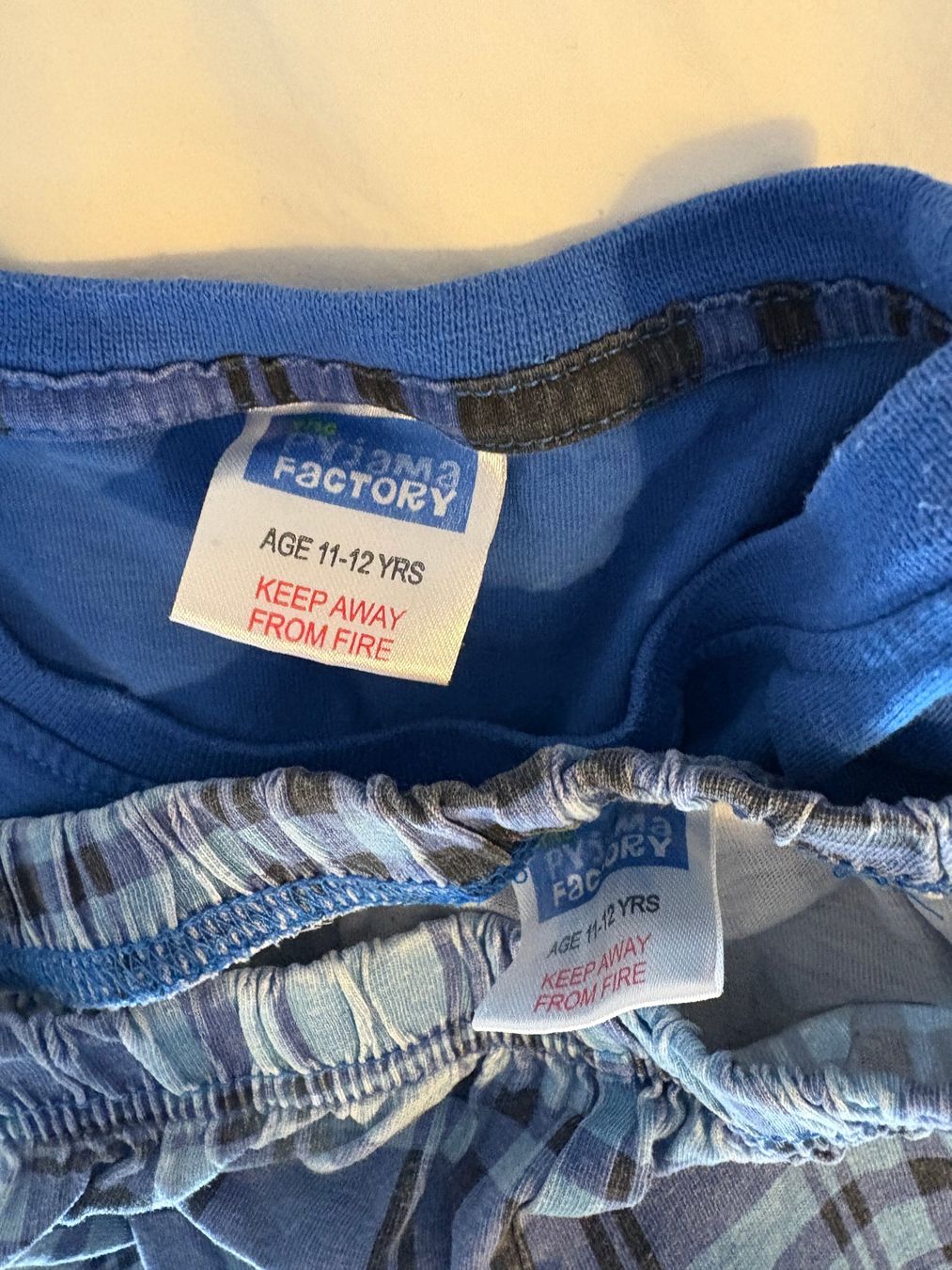 Pigiama & Simili: Pyjamas 140 cm (11 ans) – Usato da Satigny venduto da Suisse_gigi 2