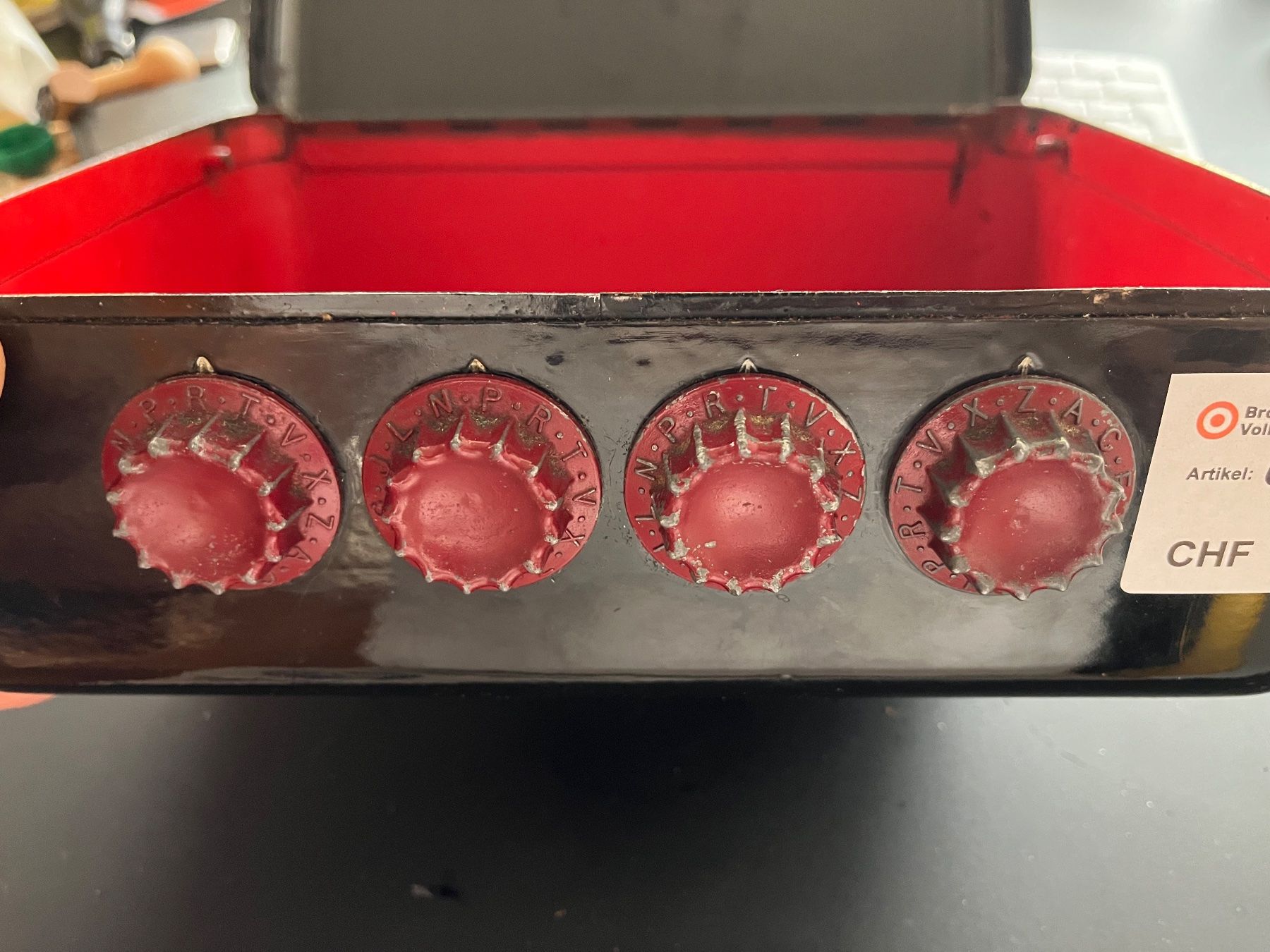 Registratore di cassa: SEHR ALTE METALL KASSE MIT BUCHSTABEN CODE SEHR SELTEN – Usato da Balterswil venduto da MR_FEELGOOD 2