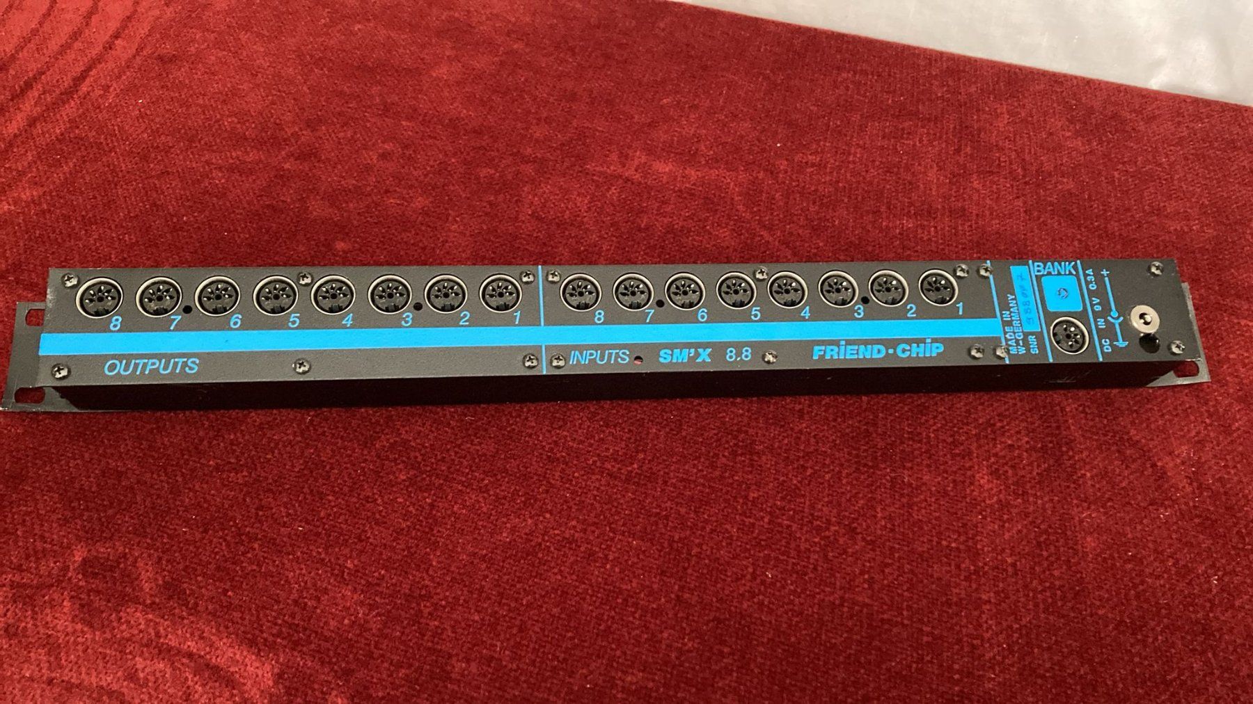 Strumenti musicali: Interface Friend-Chip SM'X 8.8 MIDI Patch Bay – Usato da Dietikon venduto da Rima57 4