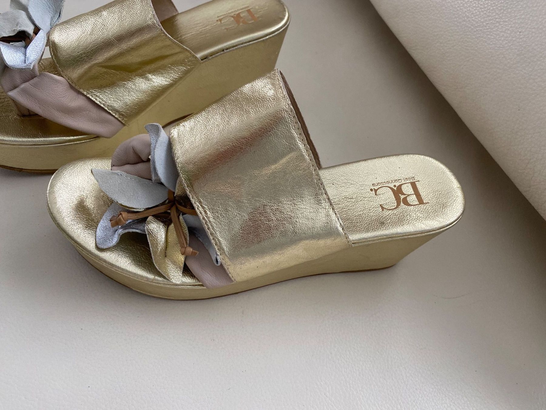Damenschuhe: SUMMERTIME - stylische/edle B.C. Flip-Flops, gold, 38 – Gebraucht aus Winkel von ferrari2022 5