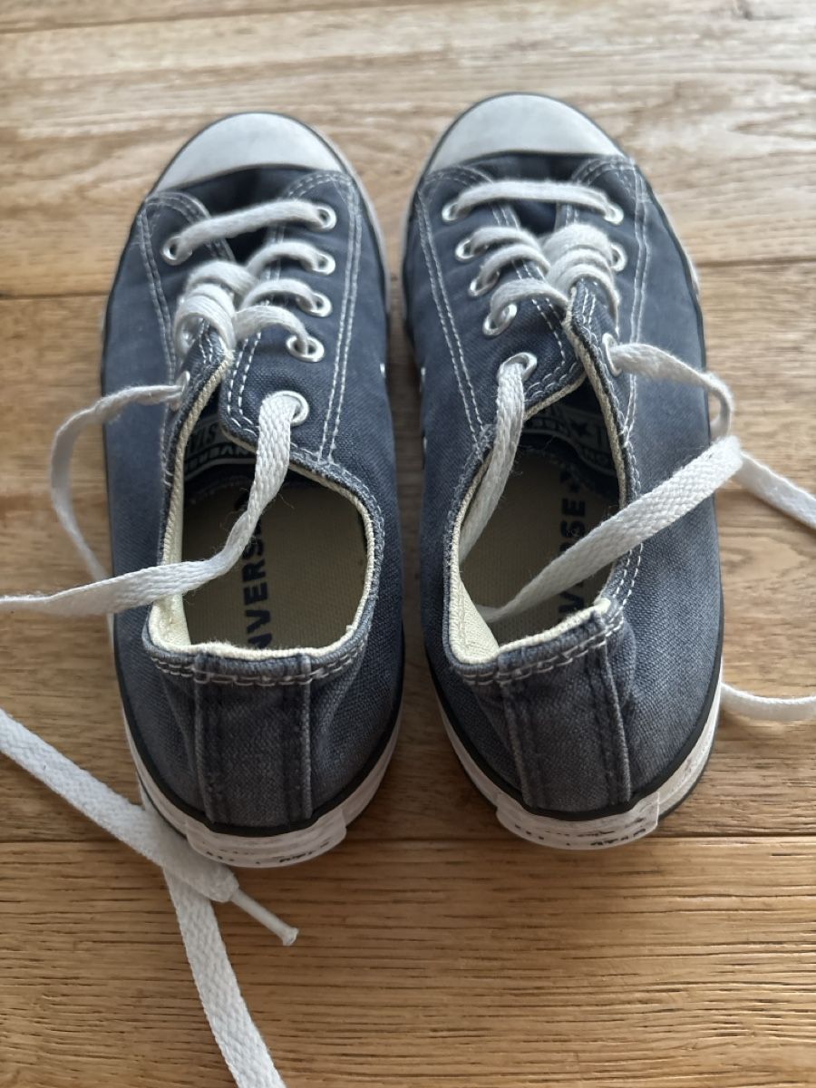 Converse Scarpe da uomo: Converse All Stars, Gr. 35, dunkelblau – Usato da Wilen b. Wil venduto da b-mountain 2