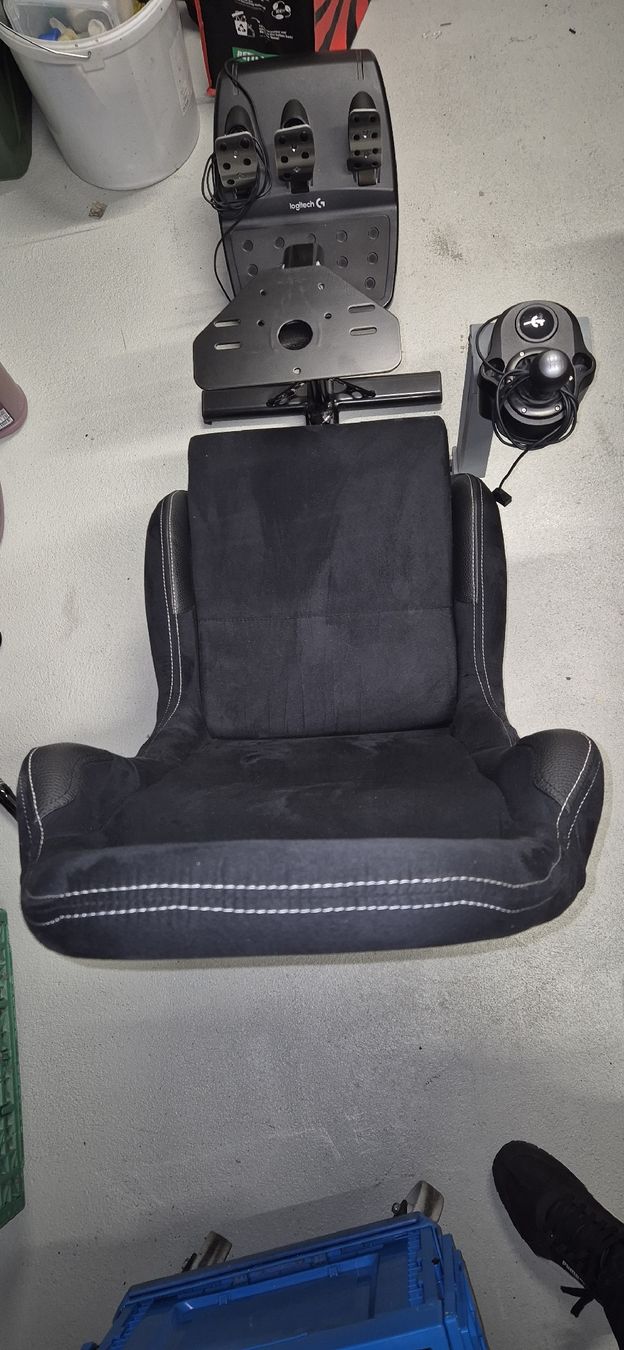 Console: Playseat Evolution Alcantara – Usato da Beringen venduto da Zsuzsi94 1