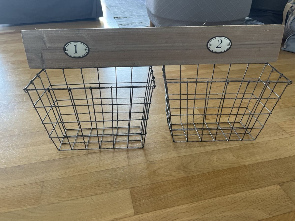 Altro per la casa: Rustic Wall Mount Wire Baskets - Set of 2 Storage for Spring – Usato da meilen venduto da ana_qc5y