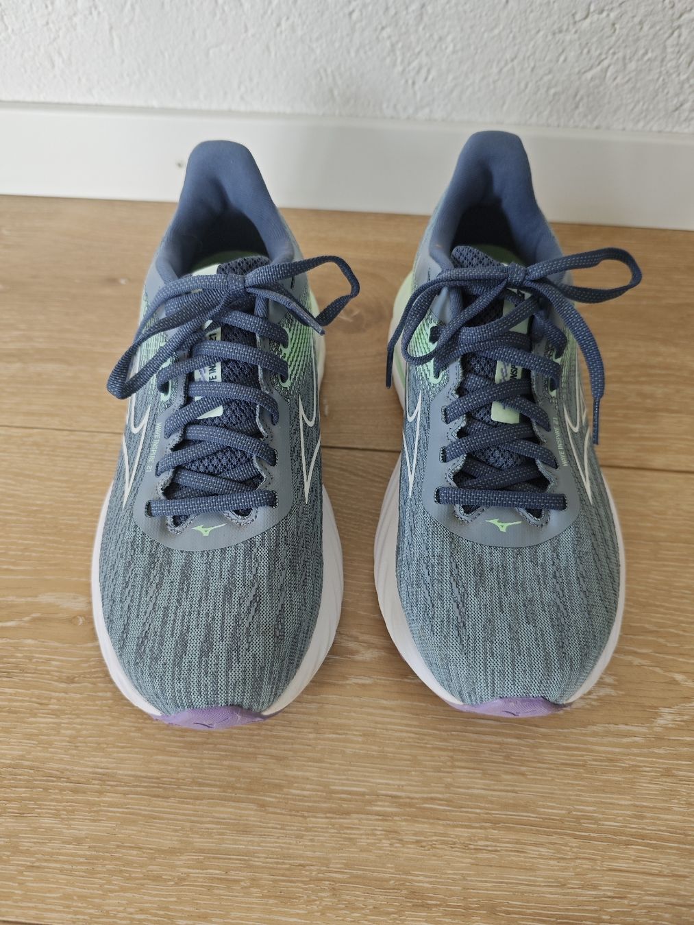 Mizuno Chaussures femmes: Mizuno Wave Inspire Laufschuhe neu – Neuf (Voir description) à Bleienbach par Andrea_ae 1
