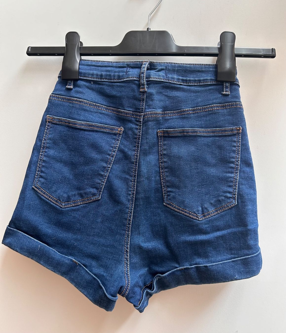 Tally Weijl Jeans: TALLY WEIJL Shorts – D'occasion à Dättwil AG par fio_d76l 2