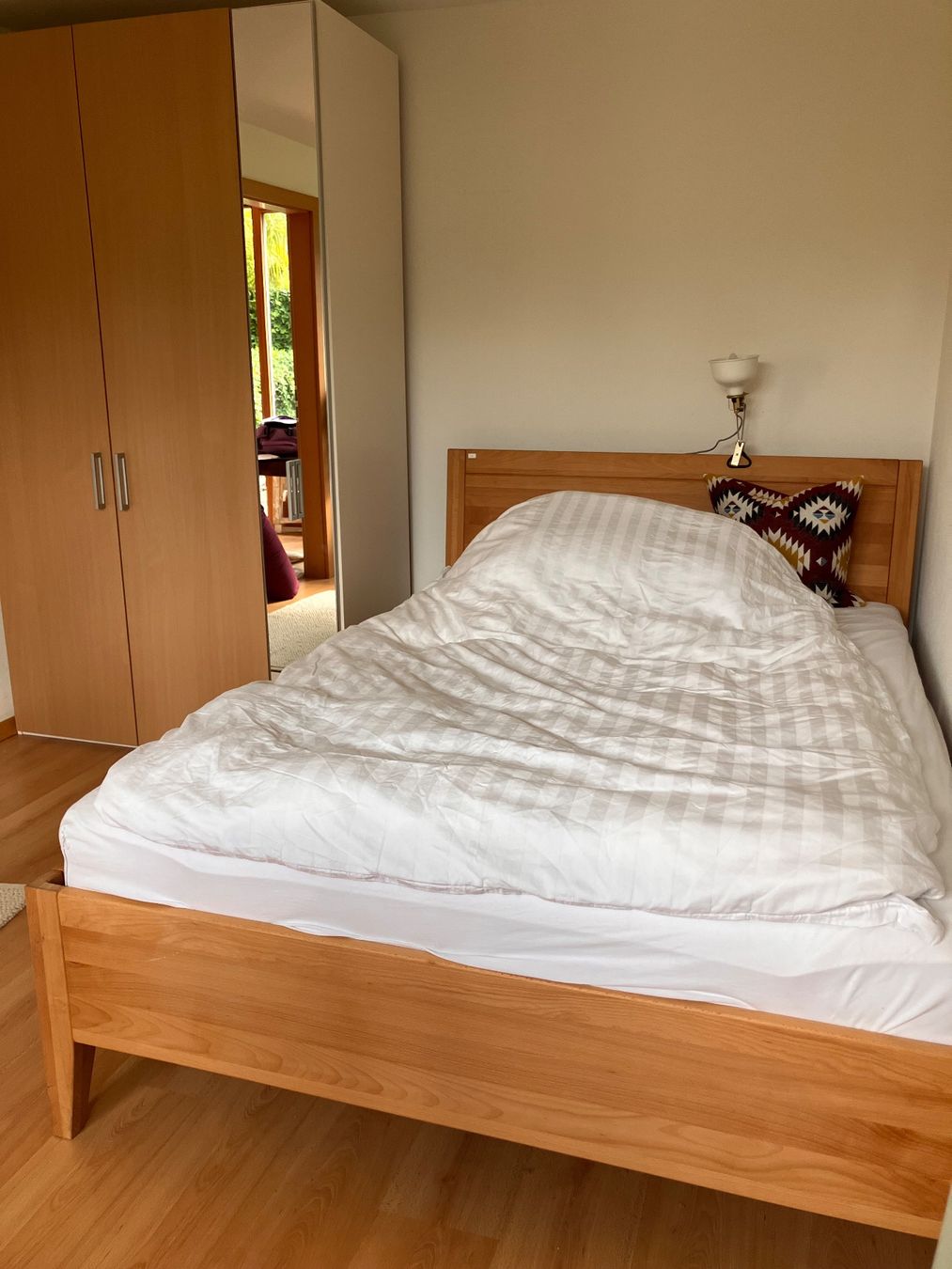 Betten: Bett aus Holz – Gebraucht aus Grabs von lea_tg6s 1