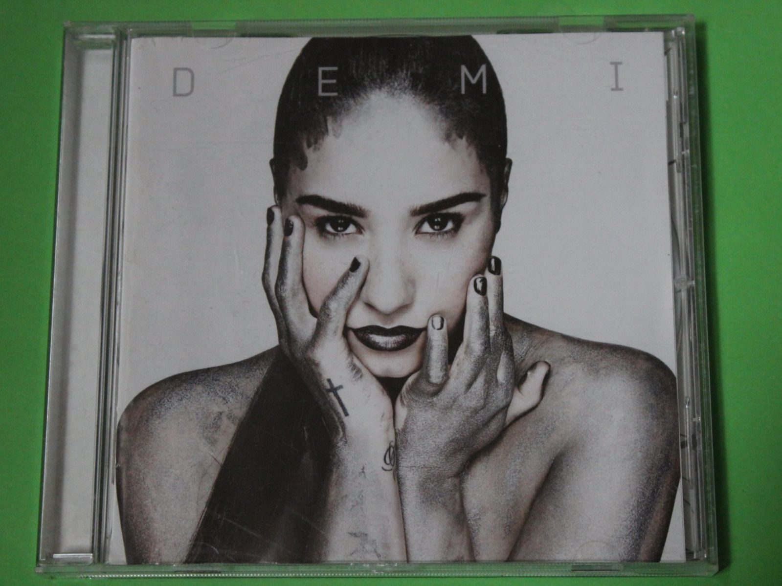 CD: Demi Lovato - Demi CD 2013 – Usato da Tübach venduto da JamesStone 1