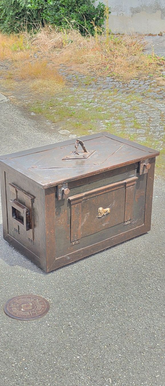 Coffres: Antike Eisentruhe um 1780 – D'occasion à Biberstein par Barenstark15 2