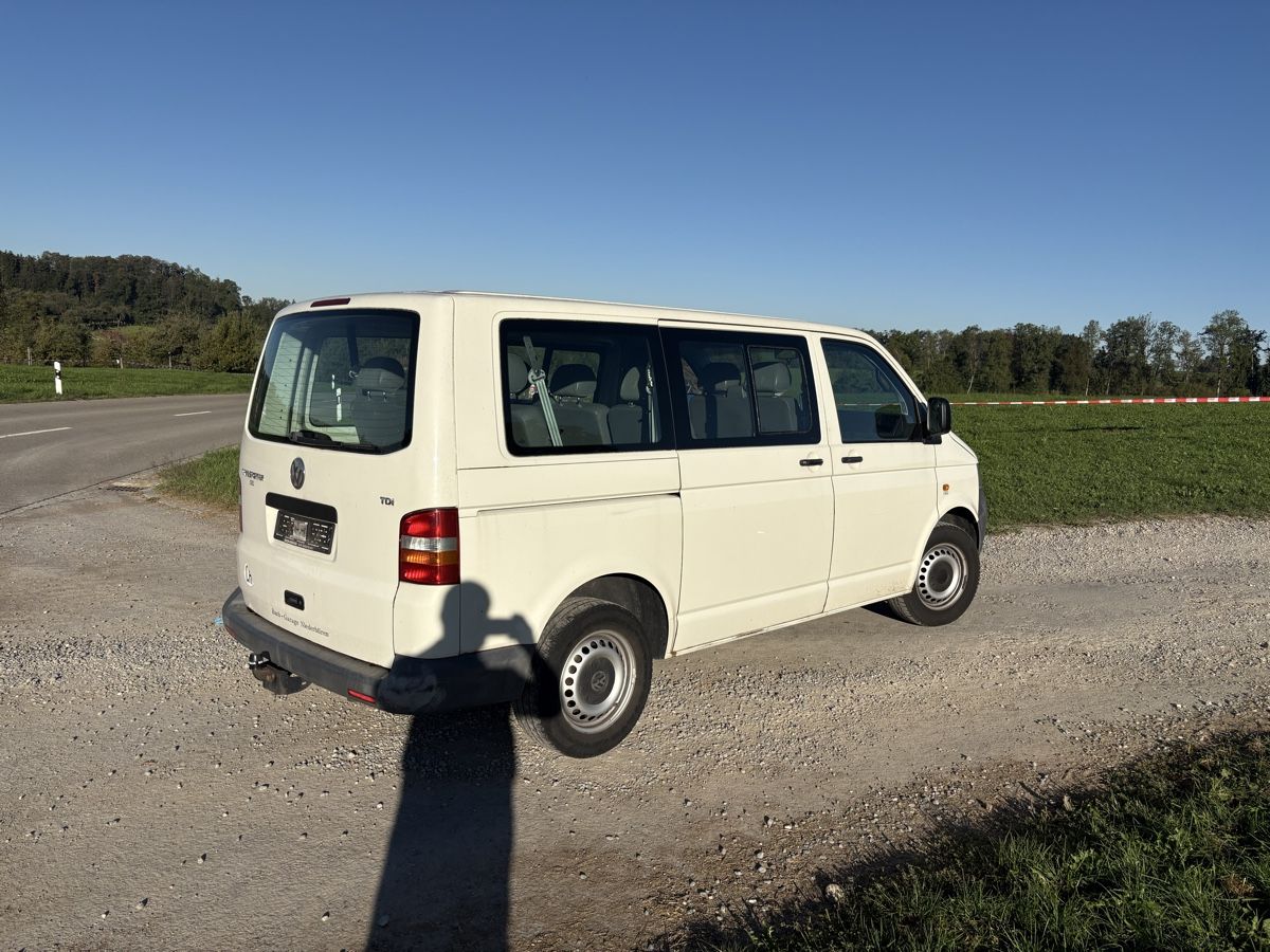 VW Autos: VW Transporter T5 mit 9 Sitzplätzen – D'occasion à Niederbüren par Benzmech 2