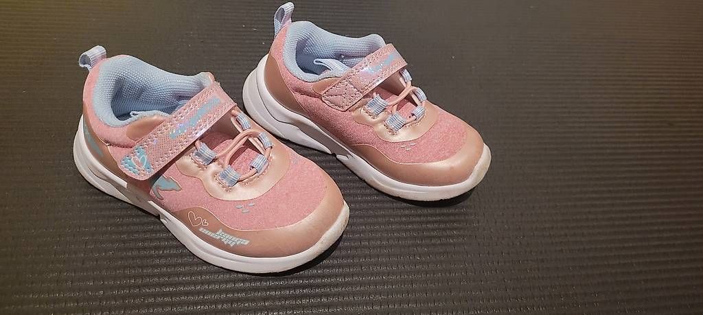 Schuhe für Mädchen: Turnschuh Grösse 23 – Gebraucht aus Niederbipp von Rubhino5
