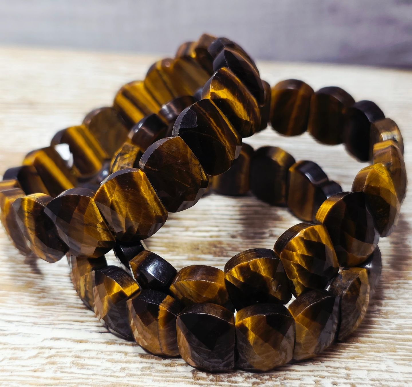 Minerali & Pietre curative: Hochwertiges Tigerauge Softbangle Armband – Nuovo e nell'imballaggio originale da Matzingen venduto da Shay_Crystalz 1