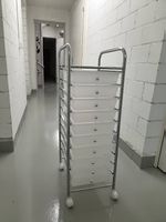 Praktischer Rollcontainer mit 10 Schubladen  Top Zustand!