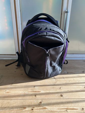 Satch Rucksack Schwarz mit lila Details! Top Zustand