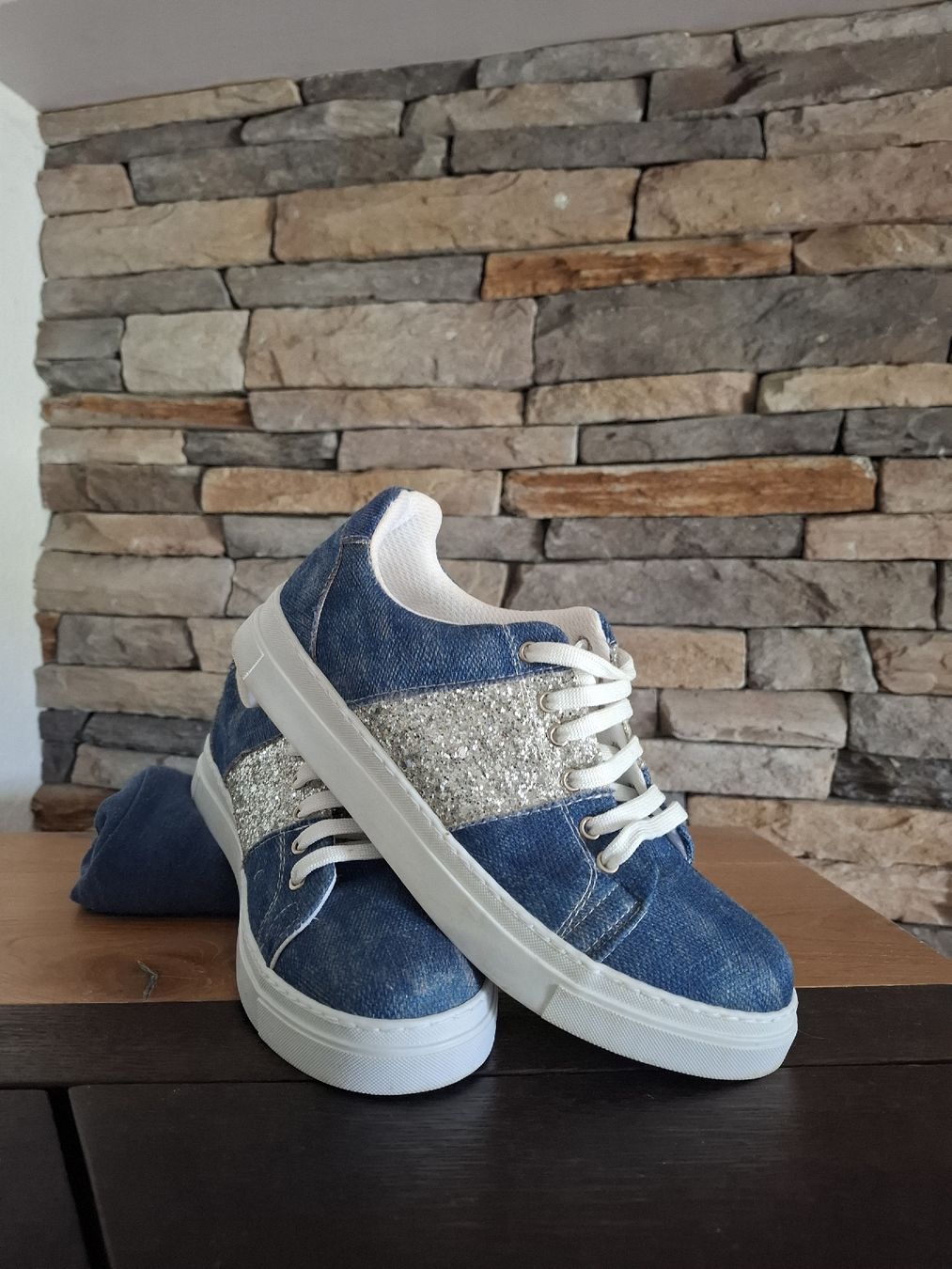 Damenschuhe: baskets effet jeans, pailletées – Neu und originalverpackt aus Saignelégier von mar_kf97 1