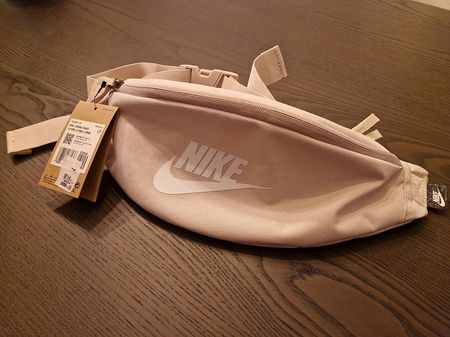 Nike Bauchtasche. NEU.