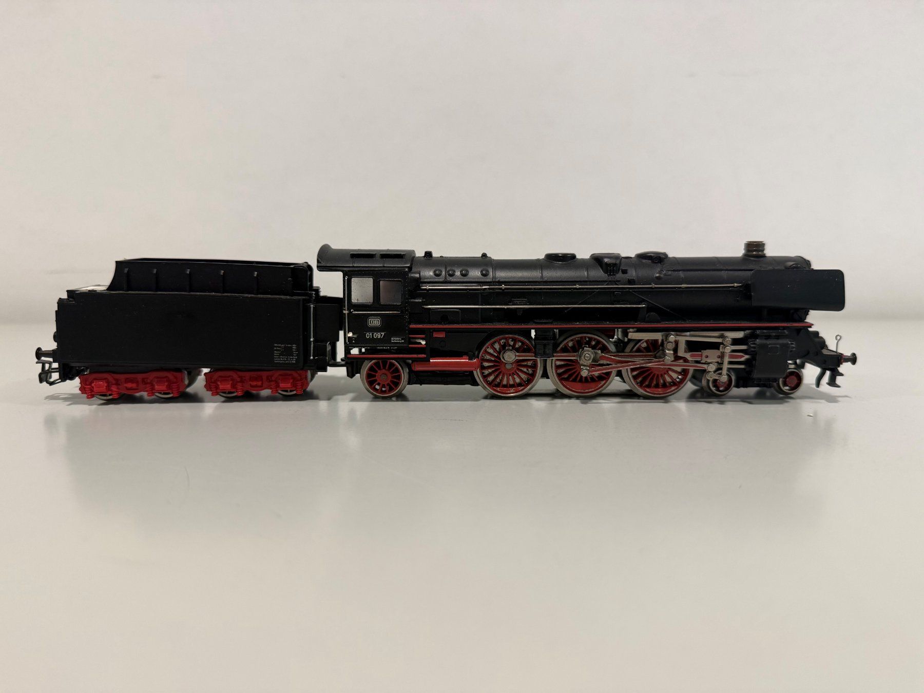 Märklin Modellini di ferrovie: Dampflokomotive BR 01 der DB – Nuovo (secondo la descrizione) da Oftringen venduto da Pgi 1