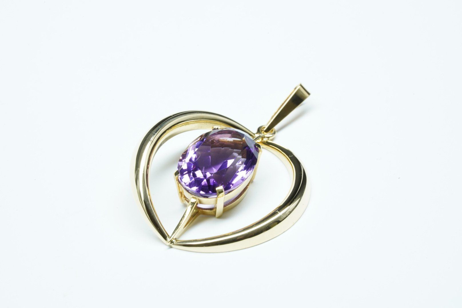 Anhänger: 18 Gelbgold Anhänger mit Amethyst – Gebraucht aus Bülach von Re-Jewelled