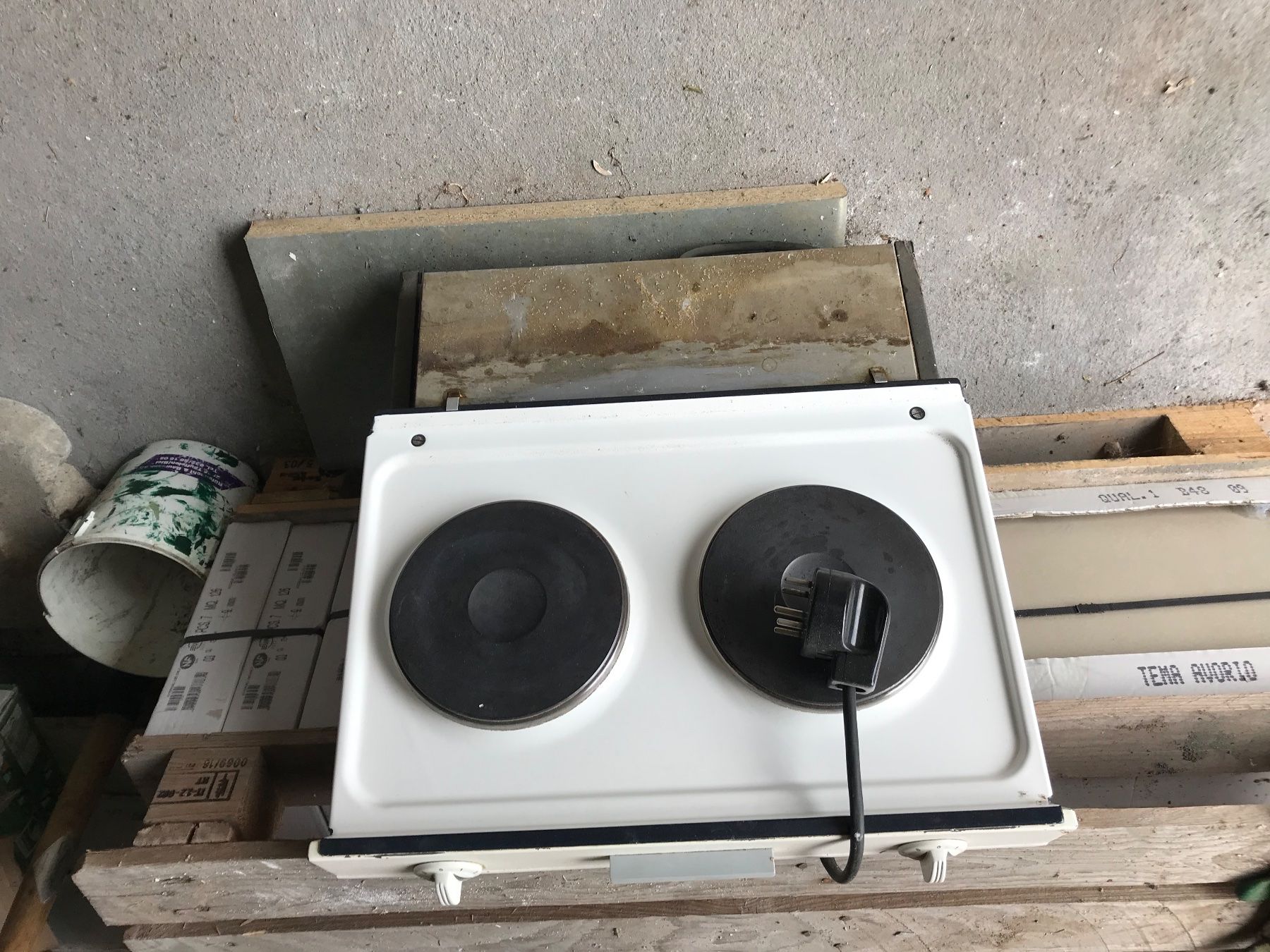 Cucine complete: Plaque de cuisson électrique – Usato da Vevey venduto da cburgle