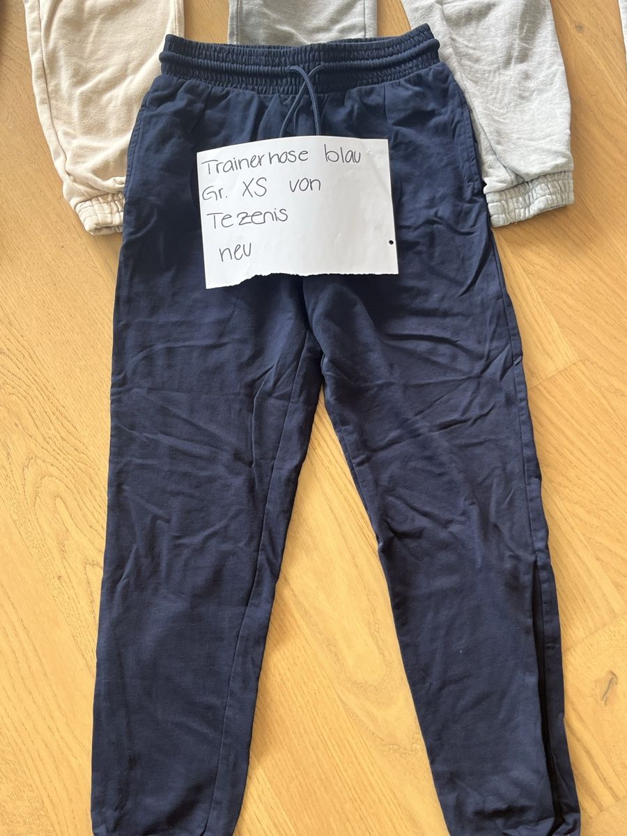 Hosen: Trainerhosen – Neu (gemäss Beschreibung) aus Wangen b. Olten von oli_f9b8