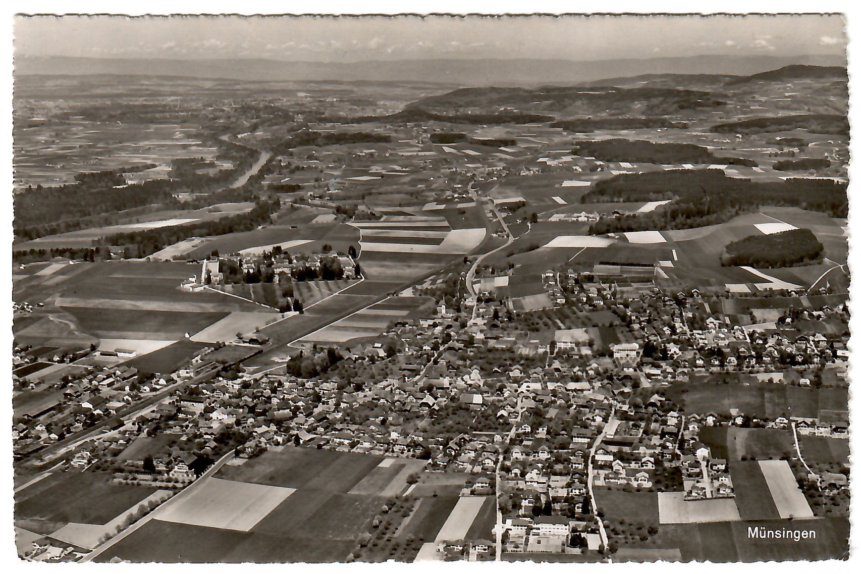 Cartoline postali: Flugaufnahme  Münsingen – Usato da Kerns venduto da etma3