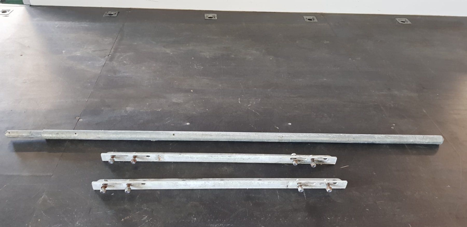 Rimorchi: Radstopper System Autotransporter & Sachtransporter – Usato da Unterägeri venduto da Chartbreaker 7