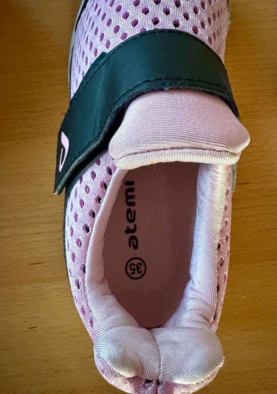 Schuhe für Mädchen: Freizeitschuh, Trainingsschuh Grösse 35 Mädchen/Damen – Gebraucht aus Wallbach von 10merlin 3