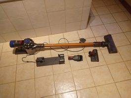 DYSON V8  Staubsauger