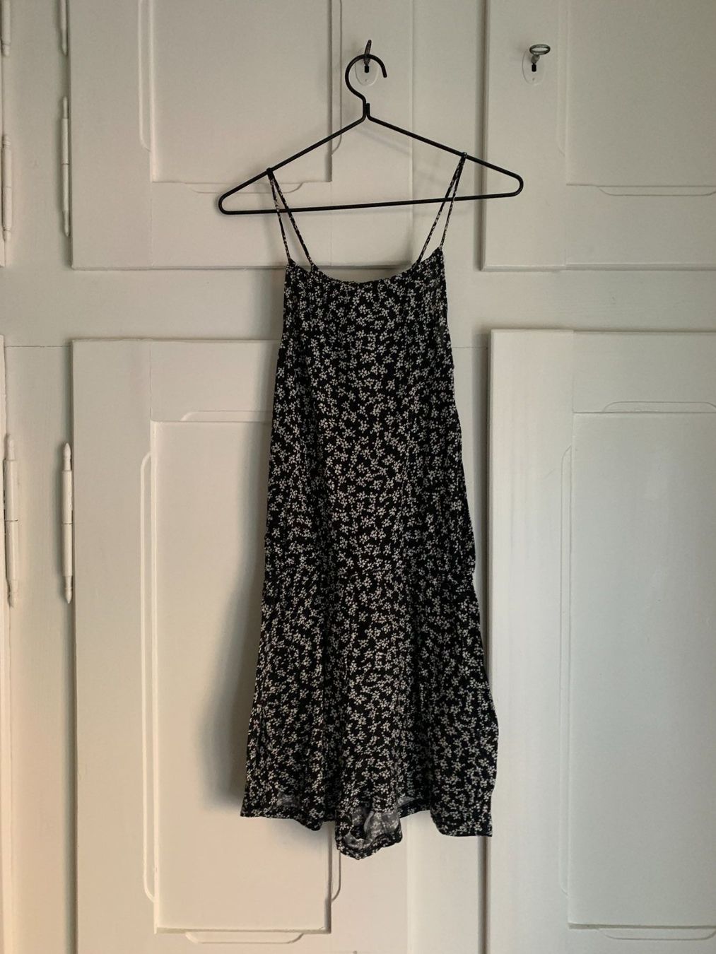 H&M Tute: Jumpsuit schwarz-weiss gemustert - 34 – Usato da Zürich venduto da Diazaio 2