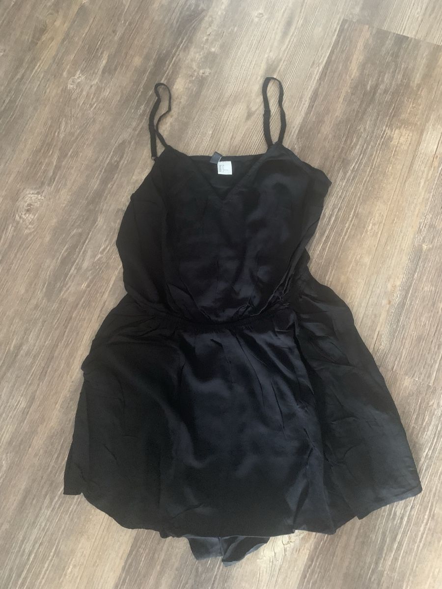 H&M Tute: H&M Jumpsuit – Usato da Emmen venduto da Bgucci_girl 1