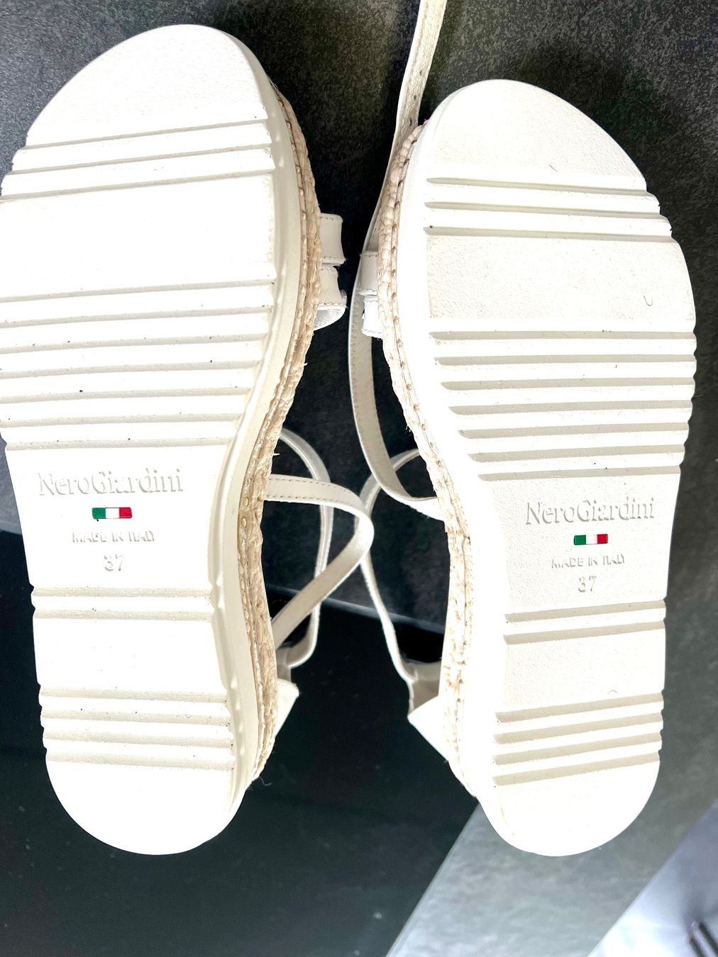 Scarpe da donna: Sandale NeroGiardini IT blanc en cuir T37 NEU – Usato da Porrentruy venduto da SYANKA 5
