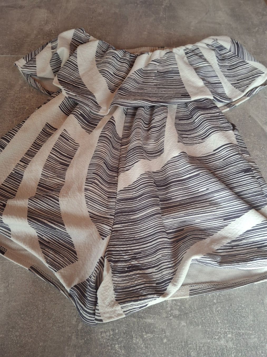 Hosen: Short original avec volant sur le haut taille S – Gebraucht aus Villiers von san_jn5w 1