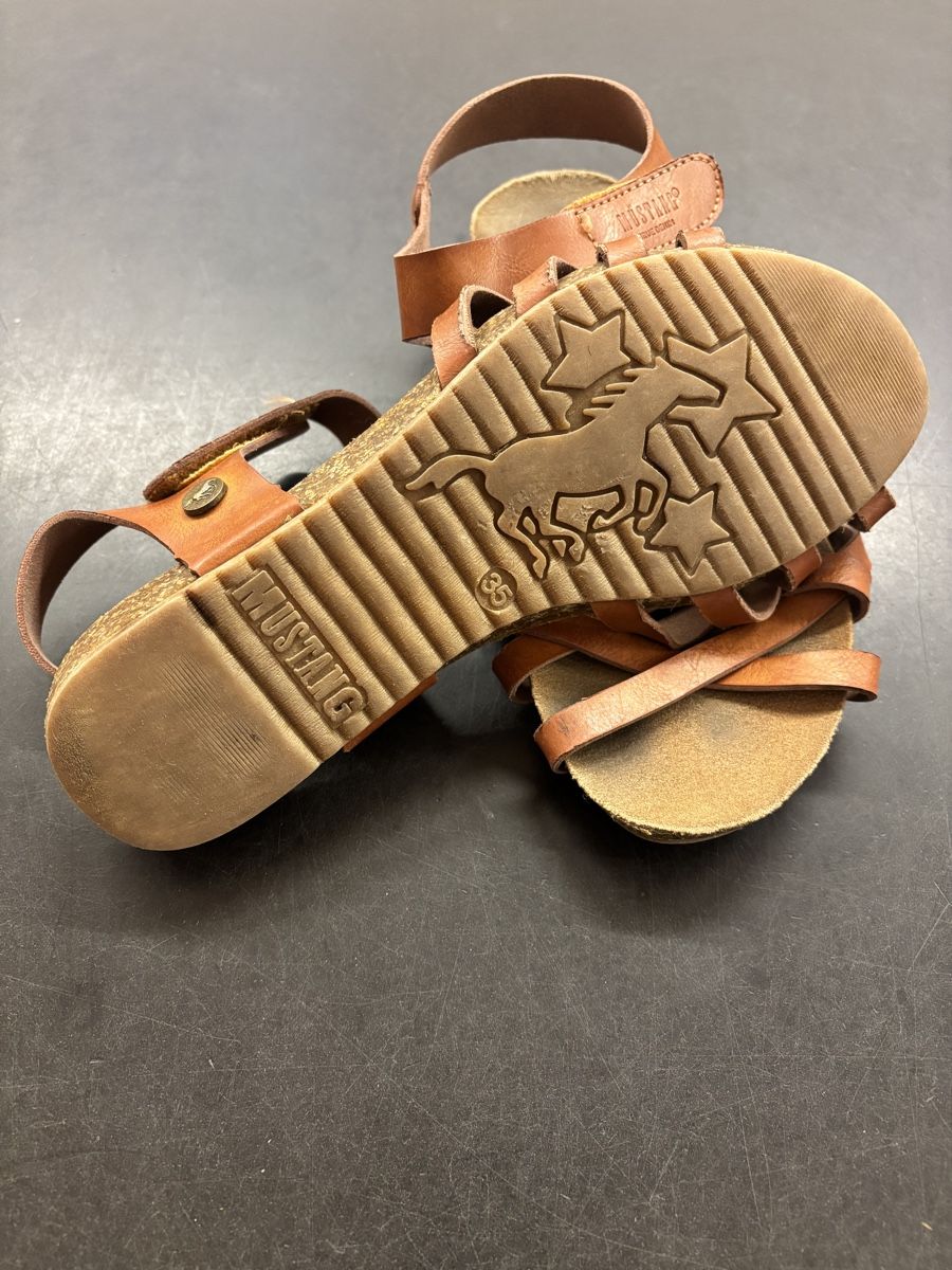 Mustang Scarpe per ragazze: Mustang Sandalen Mädels, Grösse 35 – Usato da Büren an der Aare venduto da Nikito2001 6